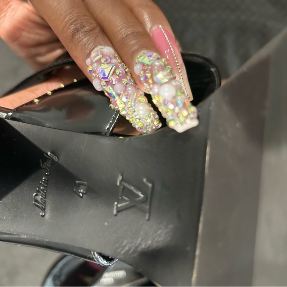 Size 41 (10.5) Star Trail Louis Vuitton Heel. Only worn once - Picture 8 of 13